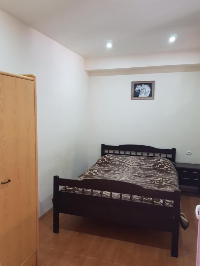 Apartment-14 In The Center Of Yerevan Exterior foto